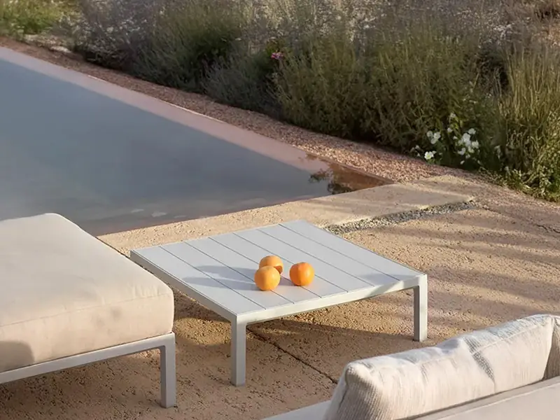 Mesa lateral porta objetos para sillón Maximo de Nardi