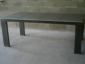 Mesa APOLLO Rectangular de 2x1 m. base gris oscura tapa gris clara